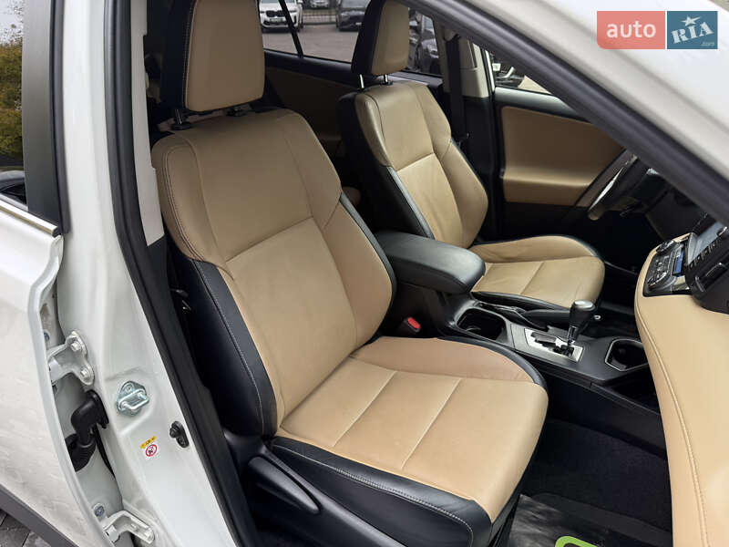 Внедорожник / Кроссовер Toyota RAV4 2016 в Киеве