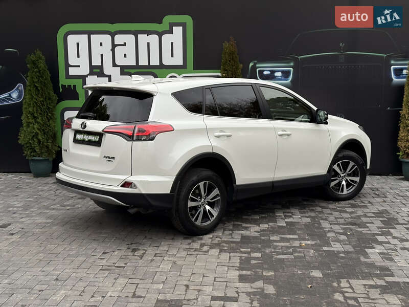 Внедорожник / Кроссовер Toyota RAV4 2016 в Киеве