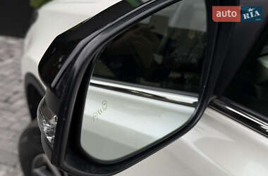 Внедорожник / Кроссовер Toyota RAV4 2016 в 