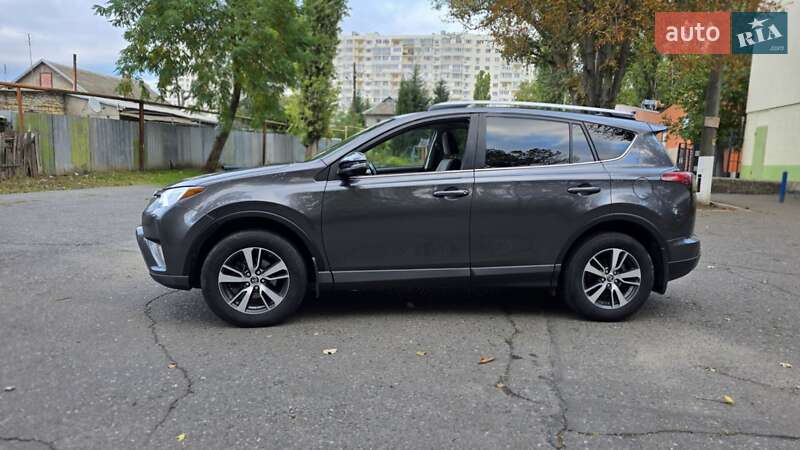 Позашляховик / Кросовер Toyota RAV4 2016 в Одесі