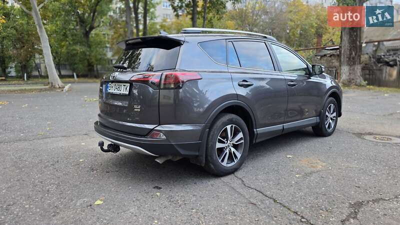 Позашляховик / Кросовер Toyota RAV4 2016 в Одесі