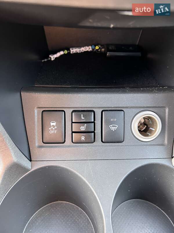 Позашляховик / Кросовер Toyota RAV4 2012 в Рівному фото 17 Позашляховик / Кросовер Toyota RAV4 2012 в Рівному