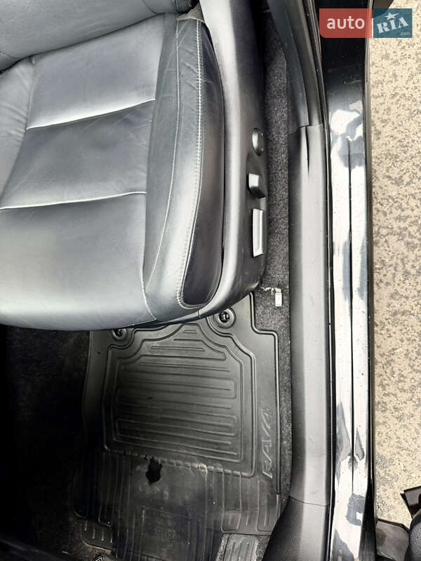 Позашляховик / Кросовер Toyota RAV4 2017 в Дніпрі