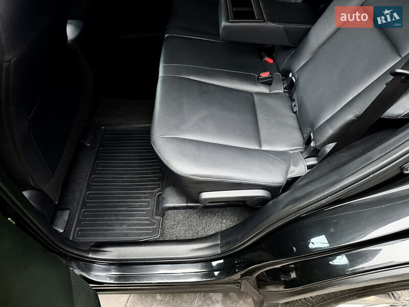 Позашляховик / Кросовер Toyota RAV4 2017 в Дніпрі