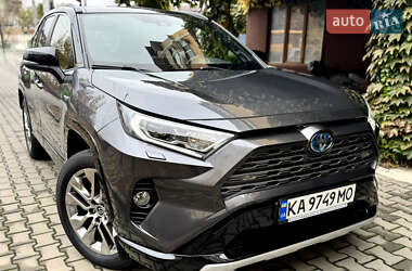 Внедорожник / Кроссовер Toyota RAV4 2020 в Киеве