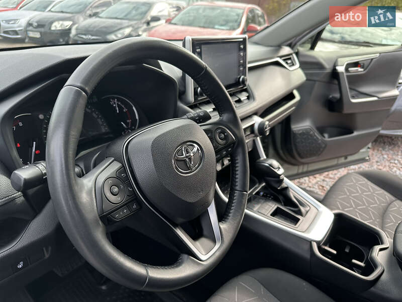Внедорожник / Кроссовер Toyota RAV4 2022 в Полтаве