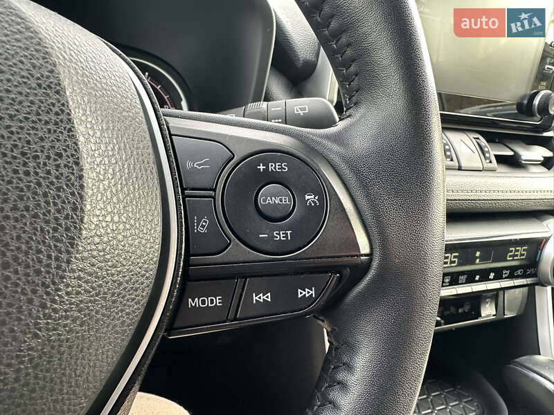Внедорожник / Кроссовер Toyota RAV4 2022 в Полтаве