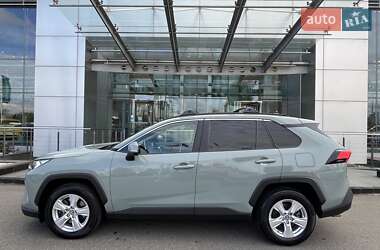 Внедорожник / Кроссовер Toyota RAV4 2021 в 