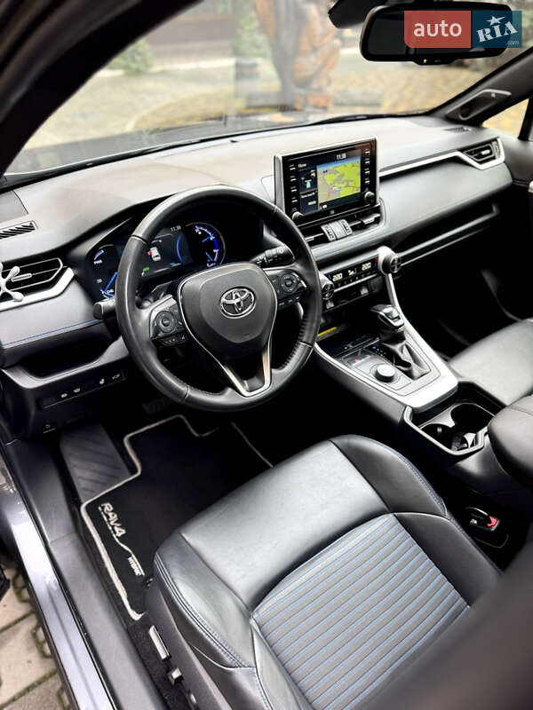 Позашляховик / Кросовер Toyota RAV4 2020 в Києві