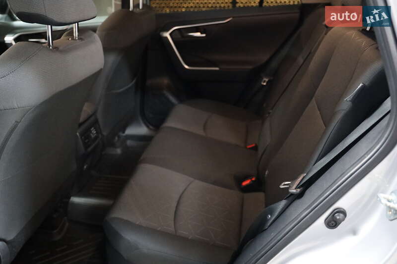 Внедорожник / Кроссовер Toyota RAV4 2023 в Луцке фото 28 Внедорожник / Кроссовер Toyota RAV4 2023 в Луцке