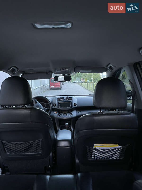 Позашляховик / Кросовер Toyota RAV4 2010 в Львові