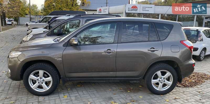 Внедорожник / Кроссовер Toyota RAV4 2010 в Днепре