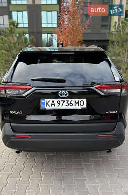 Внедорожник / Кроссовер Toyota RAV4 2020 в 