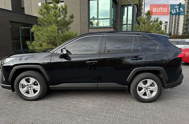 Внедорожник / Кроссовер Toyota RAV4 2020 в 