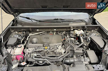 Внедорожник / Кроссовер Toyota RAV4 2020 в 