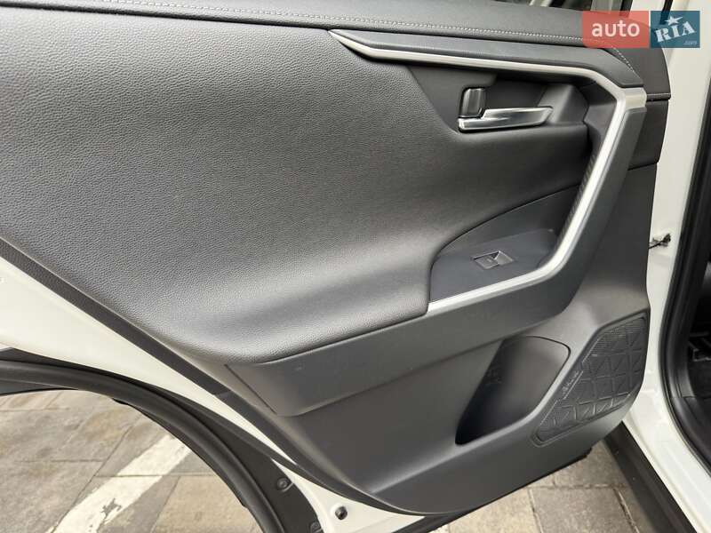 Внедорожник / Кроссовер Toyota RAV4 2023 в Киеве фото 16 Внедорожник / Кроссовер Toyota RAV4 2023 в Киеве