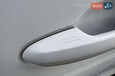 Внедорожник / Кроссовер Toyota RAV4 2023 в 