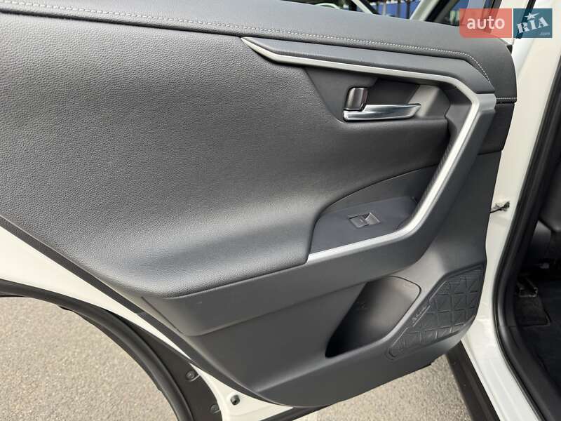 Внедорожник / Кроссовер Toyota RAV4 2023 в Киеве фото 47 Внедорожник / Кроссовер Toyota RAV4 2023 в Киеве