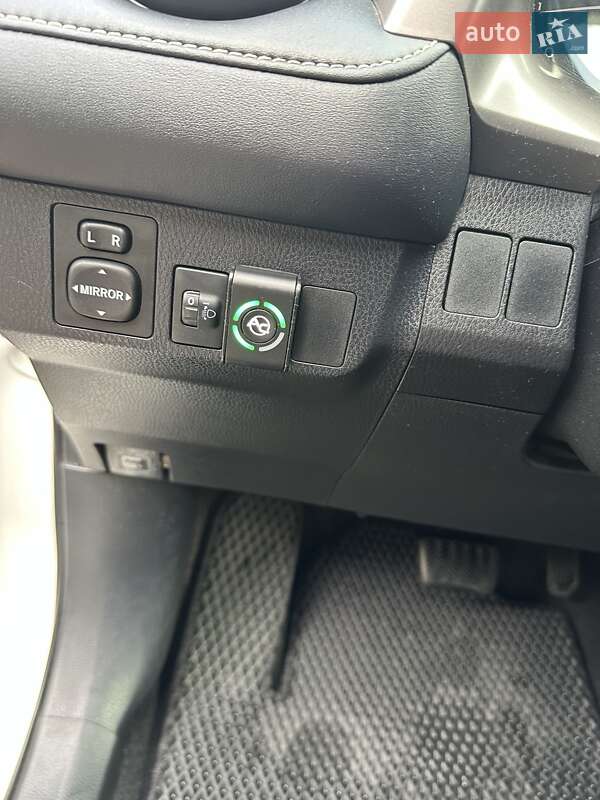 Внедорожник / Кроссовер Toyota RAV4 2016 в Кривом Роге фото 15 Внедорожник / Кроссовер Toyota RAV4 2016 в Кривом Роге