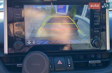 Внедорожник / Кроссовер Toyota RAV4 2020 в 