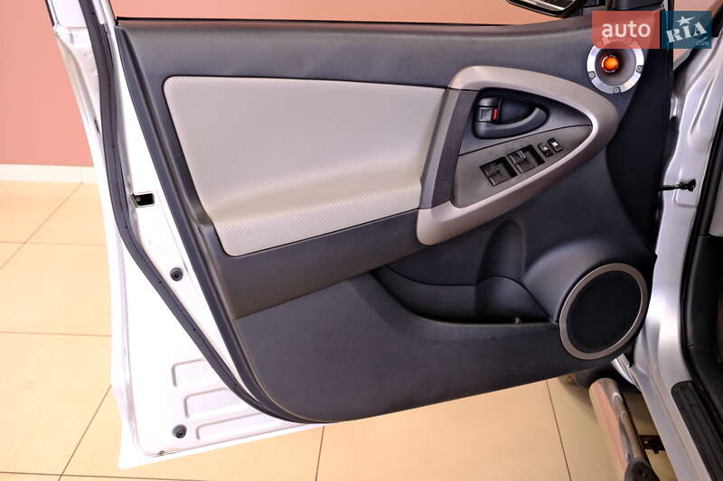 Внедорожник / Кроссовер Toyota RAV4 2006 в Одессе фото 24 Внедорожник / Кроссовер Toyota RAV4 2006 в Одессе
