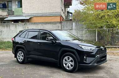Внедорожник / Кроссовер Toyota RAV4 2019 в Тернополе
