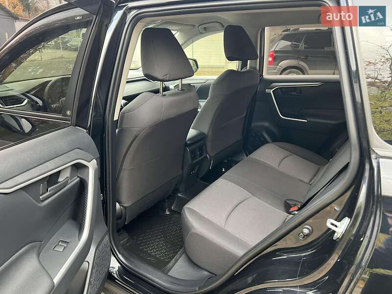 Внедорожник / Кроссовер Toyota RAV4 2019 в Тернополе фото 30 Внедорожник / Кроссовер Toyota RAV4 2019 в Тернополе