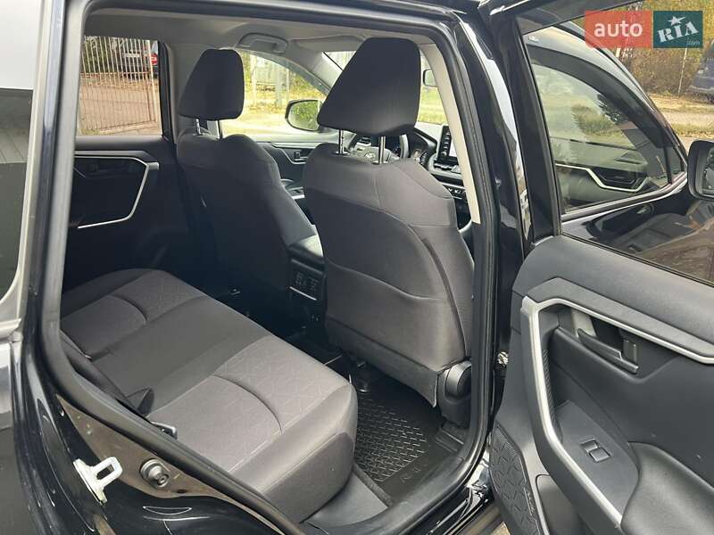 Внедорожник / Кроссовер Toyota RAV4 2019 в Тернополе фото 32 Внедорожник / Кроссовер Toyota RAV4 2019 в Тернополе