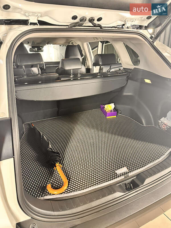 Позашляховик / Кросовер Toyota RAV4 2019 в Києві