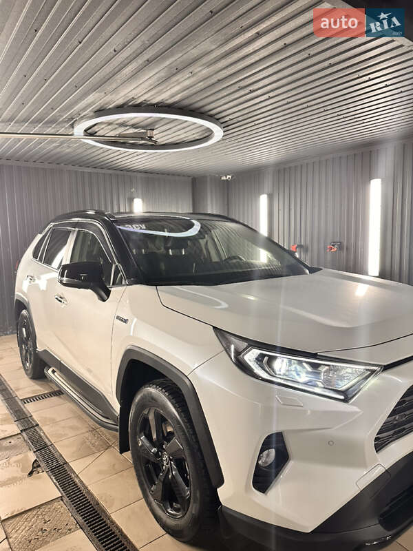 Позашляховик / Кросовер Toyota RAV4 2019 в Києві