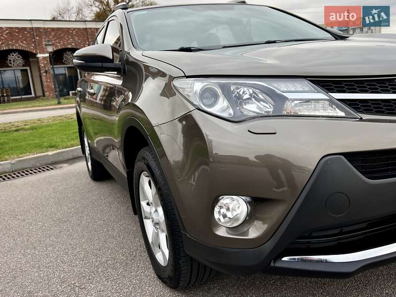 Позашляховик / Кросовер Toyota RAV4 2013 в Києві фото 18 Позашляховик / Кросовер Toyota RAV4 2013 в Києві
