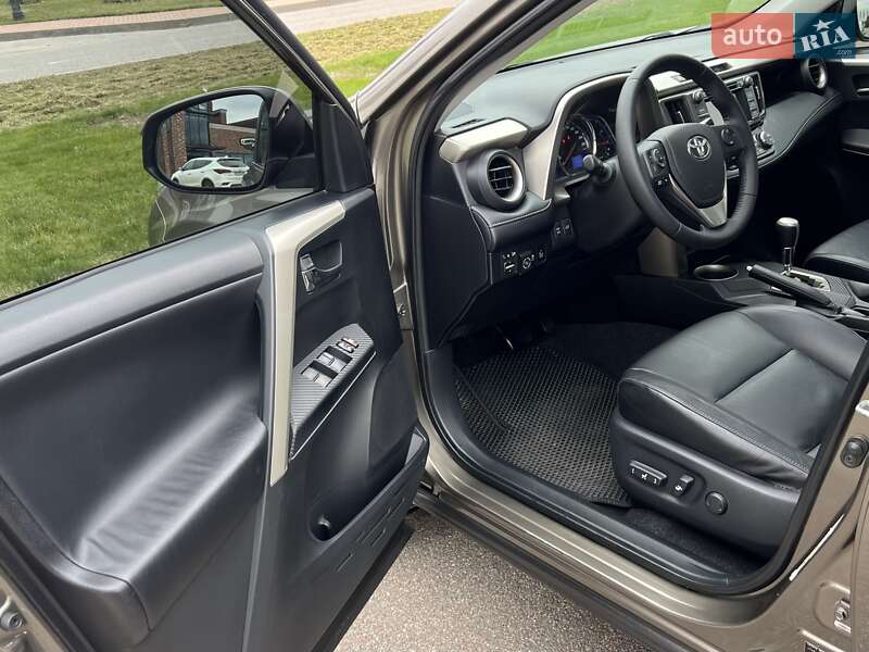 Позашляховик / Кросовер Toyota RAV4 2013 в Києві фото 31 Позашляховик / Кросовер Toyota RAV4 2013 в Києві