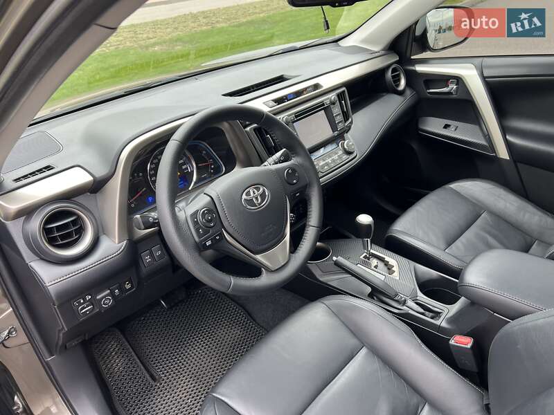 Позашляховик / Кросовер Toyota RAV4 2013 в Києві фото 34 Позашляховик / Кросовер Toyota RAV4 2013 в Києві