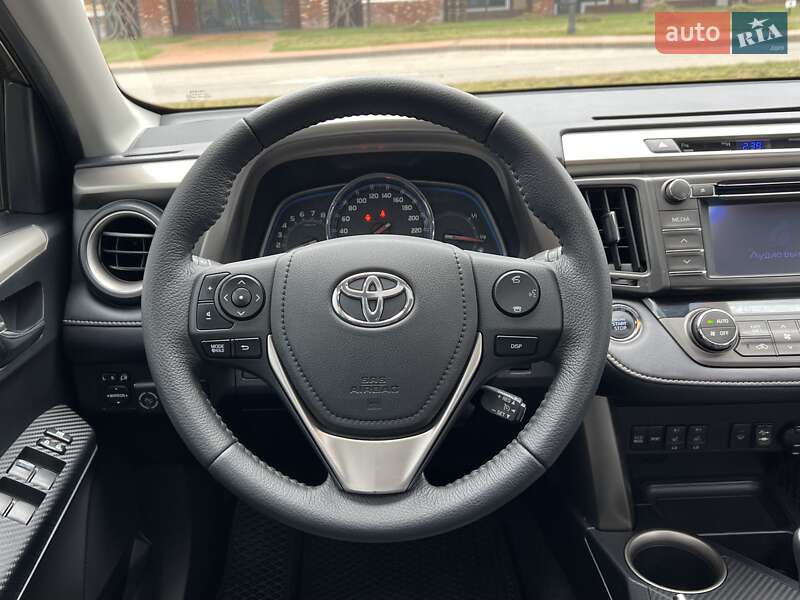 Позашляховик / Кросовер Toyota RAV4 2013 в Києві фото 35 Позашляховик / Кросовер Toyota RAV4 2013 в Києві