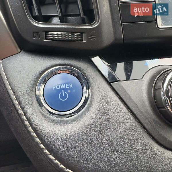 Внедорожник / Кроссовер Toyota RAV4 2017 в Киеве