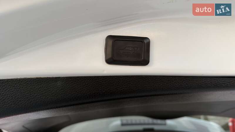 Позашляховик / Кросовер Toyota RAV4 2013 в Тернополі