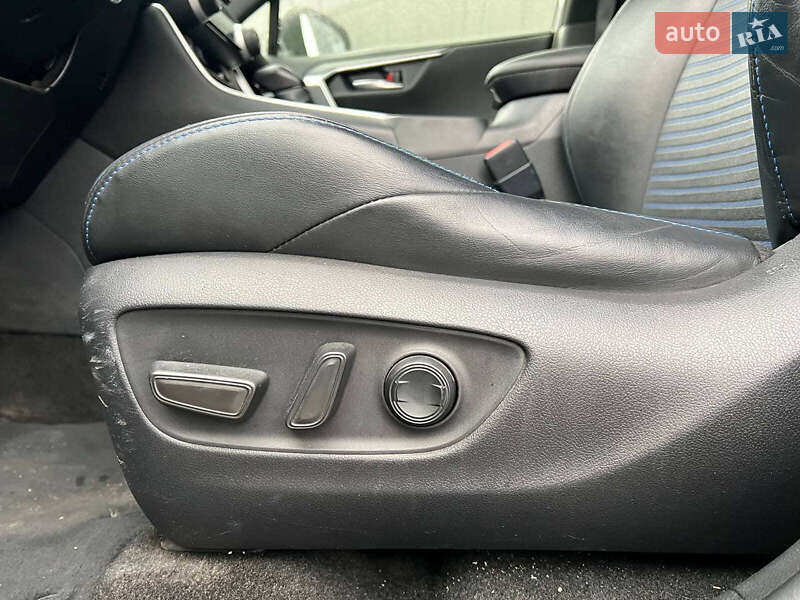 Внедорожник / Кроссовер Toyota RAV4 2019 в Львове фото 20 Внедорожник / Кроссовер Toyota RAV4 2019 в Львове