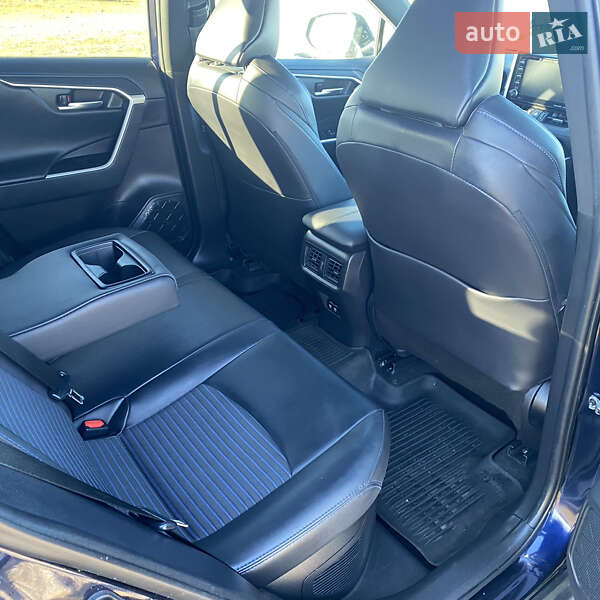 Внедорожник / Кроссовер Toyota RAV4 2020 в Львове фото 11 Внедорожник / Кроссовер Toyota RAV4 2020 в Львове