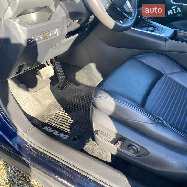 Внедорожник / Кроссовер Toyota RAV4 2020 в Львове фото 14 Внедорожник / Кроссовер Toyota RAV4 2020 в Львове