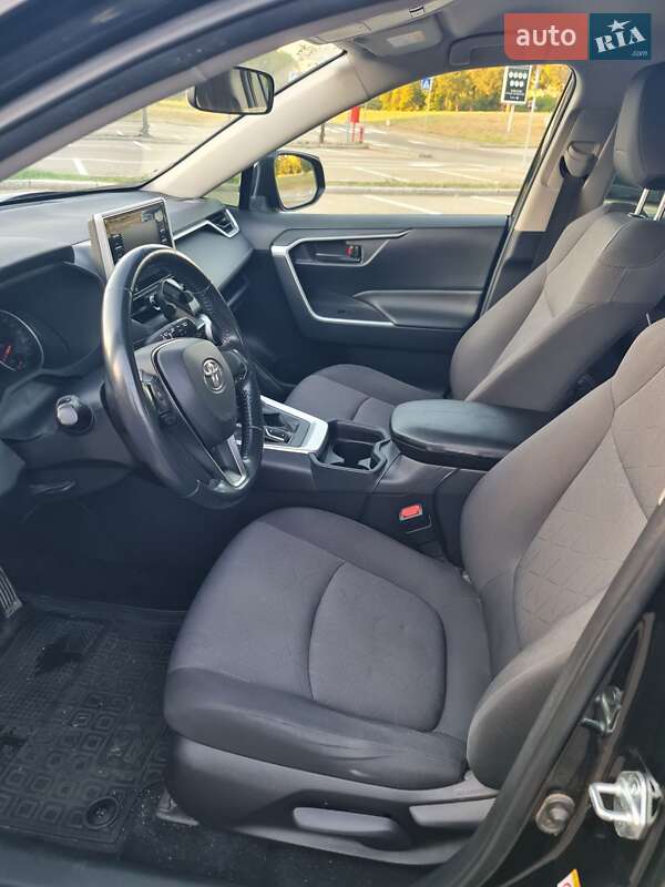 Внедорожник / Кроссовер Toyota RAV4 2019 в Львове фото 4 Внедорожник / Кроссовер Toyota RAV4 2019 в Львове