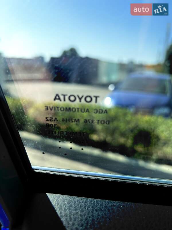 Позашляховик / Кросовер Toyota RAV4 2017 в Харкові