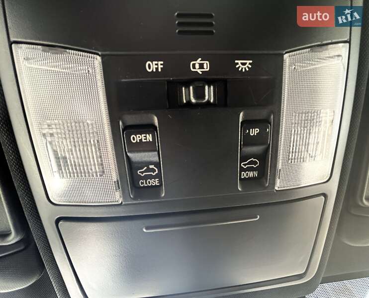 Позашляховик / Кросовер Toyota RAV4 2017 в Харкові