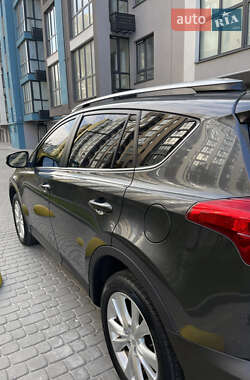 Позашляховик / Кросовер Toyota RAV4 2014 в  фото 4 Позашляховик / Кросовер Toyota RAV4 2014 в