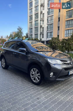 Позашляховик / Кросовер Toyota RAV4 2014 в  фото 8 Позашляховик / Кросовер Toyota RAV4 2014 в