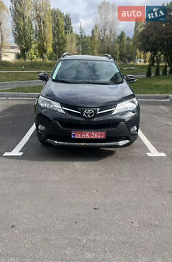 Позашляховик / Кросовер Toyota RAV4 2015 в Чернігові