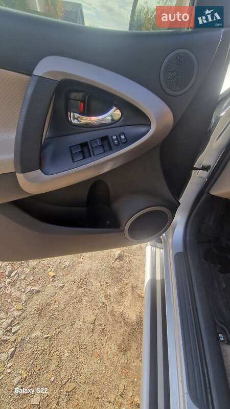 Внедорожник / Кроссовер Toyota RAV4 2008 в Лебедине