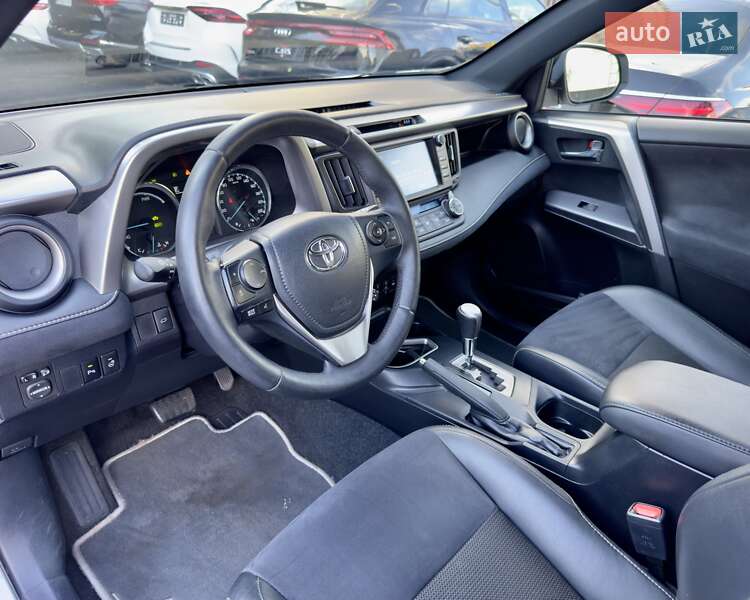 Внедорожник / Кроссовер Toyota RAV4 2016 в Киеве фото 13 Внедорожник / Кроссовер Toyota RAV4 2016 в Киеве