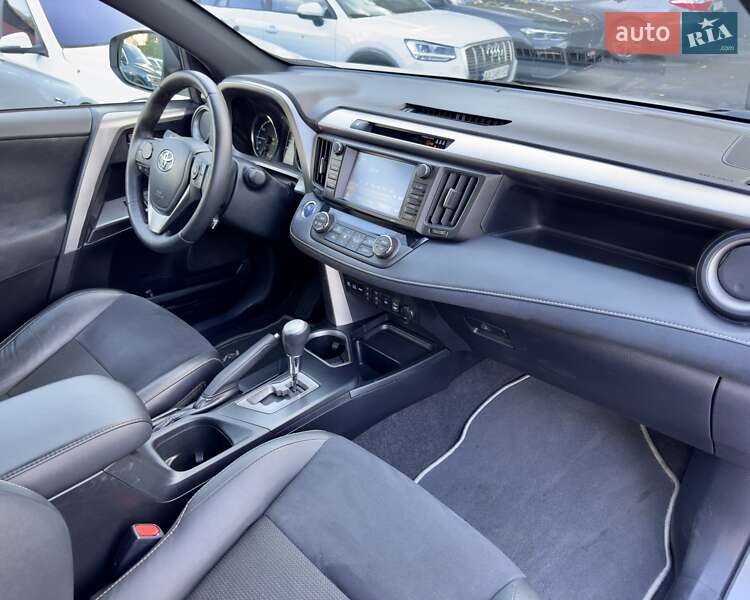 Внедорожник / Кроссовер Toyota RAV4 2016 в Киеве фото 20 Внедорожник / Кроссовер Toyota RAV4 2016 в Киеве