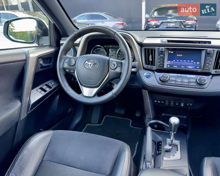 Внедорожник / Кроссовер Toyota RAV4 2016 в Киеве фото 23 Внедорожник / Кроссовер Toyota RAV4 2016 в Киеве