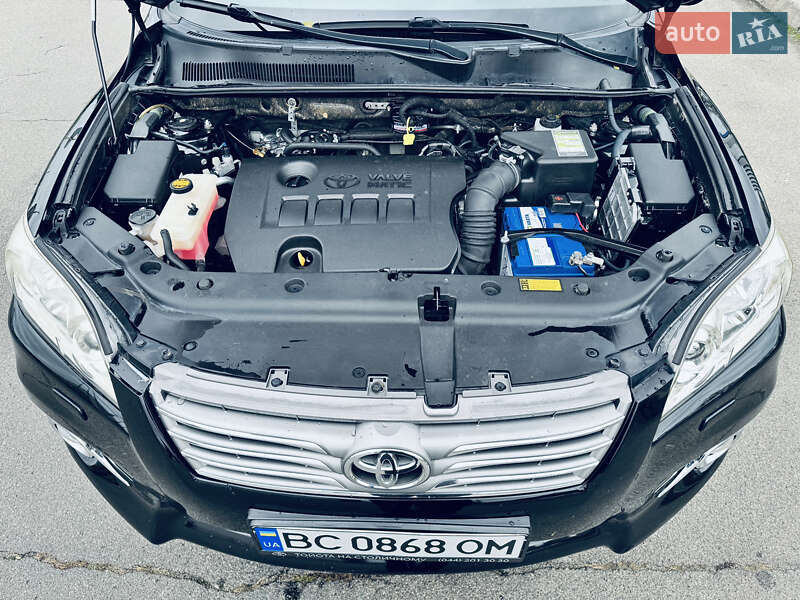 Внедорожник / Кроссовер Toyota RAV4 2011 в Киеве